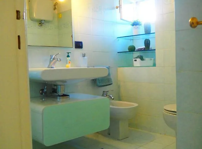 Trompe L'oeil Apartment *